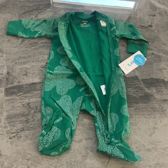 Carter's - Shamrock Print Footed Pajamas Onesie - 2 Way Zipper - 3 Months - NWT - Picture 10 of 16